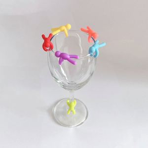 Marqueurs de verres à vin en silicone lavables, de qualité alimentaire, en forme mignonne, accessoires pour le vin, vente en gros - Product Image 1