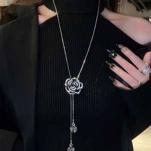 Flower Pendant Necklace Stainless Steel Long Chain Casual Jewelry For Women Autumn Winter Fashion Accessory - Product Image 3