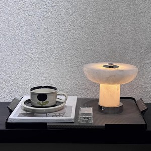 Lampe de Table minimaliste moderne à commande tactile Led, base E27, pour chambre à coucher, éclairage de bureau, lumière ambiante décorative - Product Image 1