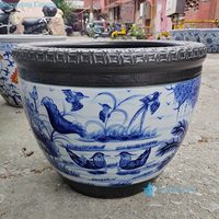 RXGB01-B-M Bol à poissons en céramique Chinoiserie bleu et blanc avec huit-vingt-dix-neuf Arhats et paysage, bord décoratif en relief