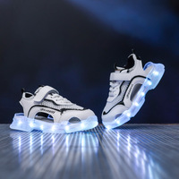 Chaussures de sport pour enfants 2023, filles et garçons, sandales de sport lumineuses à LED, légères, confortables, décontractées, chaussures lumineuses