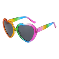 2026 Super Star Offres Spéciales coeur forme lunettes de soleil arc-en-ciel mode amour femmes lunettes de soleil à la mode