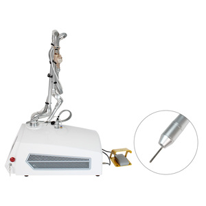 Machine à laser fractionné CO2 10600 nm 60 W de table, tube métallique, laser RF avec bras articulé à 7 articulations pour le rajeunissement de la peau - Product Image 2