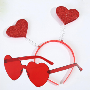 Serre-tête élégant pour femme avec sequins en forme de cœur, idéal pour la Saint-Valentin, créatif, en tissu, pour usage quotidien, avec lunettes assorties - Product Image 1