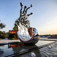 Grande sculpture abstraite moderne en acier inoxydable poli, effet miroir, à jet d'eau, pour extérieur, hôtel, paysage urbain, place de ville