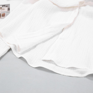 <span class=keywords><strong>Vestiti</strong></span> <span class=keywords><strong>estivi</strong></span> bianchi a maniche lunghe climatizzati pantaloncini in garza a doppio strato Set pigiami da donna in cotone e <span class=keywords><strong>vestiti</strong></span> per la casa - Product Image 4