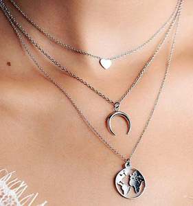 Collier demi-lune minimaliste en acier inoxydable pour femme, pendentif fer à cheval, vente en gros à prix abordable - Product Image 6