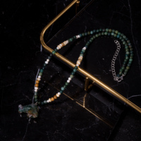 Collier Pendentif Dauphin en Pierre Naturelle, Cristal, Jaspe Image 4mm, Coquille Blanche, Perle d'Eau Douce et Agate Mousse