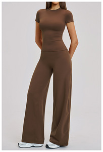 Ensemble de yoga brossé grande taille avec pantalon droit ample taille mi-haute et t-shirt de sport et fitness, ensemble décontracté pour la course en extérieur, extensible dans les quatre sens - Product Image 3