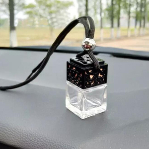 <span class=keywords><strong>Vendita</strong></span> calda Auto Bevanda Rinfrescante di Aria 8ML Vuoto di Forma Quadrata Auto Appeso Bottiglia di Profumo di <span class=keywords><strong>Vetro</strong></span> Diffusore Bottiglia Per Oli Essenziali - Product Image 1