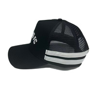 Gorras Trucker de Perfil Alto de 5 Paneles con Franjas Laterales Bordadas en 3D, Gorras Trucker Personalizadas con 2 Franjas de Espuma y Malla, Cierre a Presión