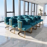 Chaise de salle à manger de luxe en velours bleu confortable avec structure en acier inoxydable et design fauteuil pour la maison, le bureau et la salle à manger