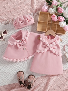 Nouvelle Tendance 2026 : Ensemble Trois Pièces Hiver Rose pour Bébé Fille – Robe, Cape et Bonnet à Nœud 100% Polyester - Product Image 1
