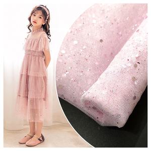 قماش شبكي ماسي من البوليستر 100% بسعر الجملة قماش تول لامع صلب من الترتر - Product Image 6