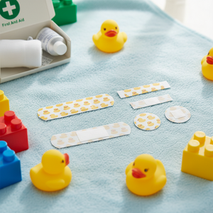 Paquete de 24 Tiritas de Goma con Diseño de Patitos, Surtidas, Modelo Daiso2009, para el Cuidado de Heridas - Product Image 2