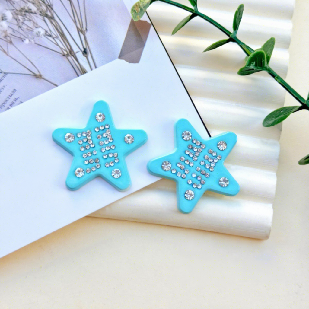 Pentagrama con incrustaciones de diamantes azules 32 * 30 mm