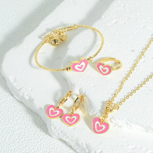 Set di <span class=keywords><strong>Gioielli</strong></span> per Bambine a Forma di Cuore e Stella, 4 Pezzi: Collana, Braccialetto, Orecchini e Anello, Regalo per Feste - Product Image 1