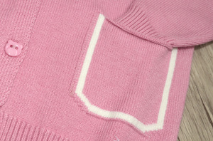 Pulls à col rond pour enfants avec boutons et poches, fabriqués à l'usine de Guangzhou - Product Image 5