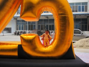 Inflatable Golden number 125 for outdoor sale advertising events - Product Image 2