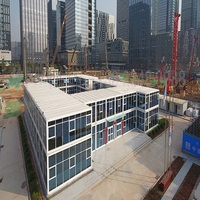 Maison conteneur préfabriquée en panneaux sandwich d'acier au design traditionnel, à assemblage rapide et consolidation des espaces