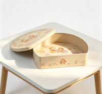 Boîte en étain vide beige en forme de D avec impression de logo personnalisé et motifs de personnages de dessins animés, étanche à l'air et à l'humidité, vente en gros