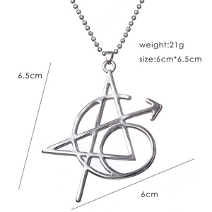 Collar con colgante de aleación de los Seis Ancianos de los Vengadores (Iron Man, Capitán América, <span class=keywords><strong>Viuda</strong></span> Negra, Thor, Hawkeye) con diseño de tatuaje y cadena de cuentas - Venta al por mayor de moda - Product Image 3
