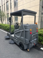 Balayeuse de voirie Tebaïs GS16 à conduite autonome pour le nettoyage des propriétés commerciales et des collectivités, avec système de nettoyage par incinération thermique des déchets