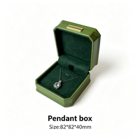 Boîte à bijoux octogonale en cuir PU vert avec plaque dorée, logo personnalisé, insert en velours, pour bagues, boucles d'oreilles, pendentifs, bracelets