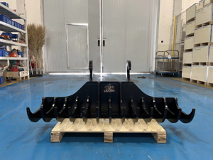 Râteau de déblaiement certifié CE européen pour pelle DX200, râteau à racines avec longueur et style personnalisés - Product Image 2