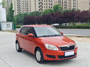 Voiture d'occasion la plus vendue en 2013, 1.4T, véhicule de transport très rentable avec des faibles coûts d'entretien et une excellente qualité - Product Image 3