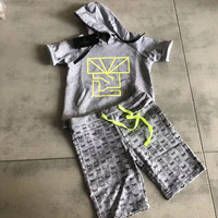 Conjuntos de ropa de verano para bebés y niños, blusa informal clásica, camisetas y pantalones cortos informales, novedad