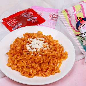 Fideos Picantes Coreanos Buldak, Crema Carbonara, Sabor a Pollo Picante, Paquete Variado de Fideos Instantáneos - Product Image 6