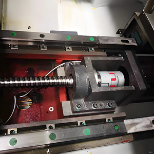 Centre d'usinage vertical VMC650 Moyenne BT40 Simple broche automatique 380V Système GSK <span class=keywords><strong>Prix</strong></span> compétitif - Product Image 3