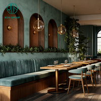 Ensemble de meubles écologiques en bois vert, canapé carré en velours, table et chaises pour café, restaurant, banquette, mobilier pour l'hôtellerie