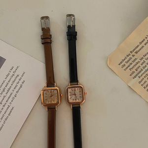 Relojes coreanos simples a la moda para mujer, reloj cuadrado pequeño estilo Ins, reloj de cuarzo con correa fina y esfera pequeña literaria de la Academia - Product Image 3
