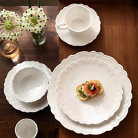 Service de Table en Céramique de Luxe Français à Motifs Floraux en Relief, Assiettes et Bols en Porcelaine à Bord Festonné, Écologique, Sans BPA, pour Hôtels, Vente en Gros