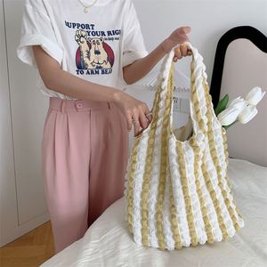 Bolso de Hombro para Estudiante Bestella, Elegante Bolso de Compras con Diseño de Nubes y Flores, Bolso Simple Forrado - Product Image 5