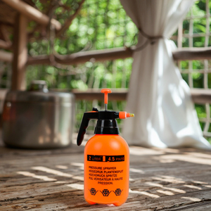 Pulvérisateur à pression orange compact de 2L pour le matériel et l'atelier puissant actionné à la main pour l'application de produits chimiques ou d'eau - Product Image 3