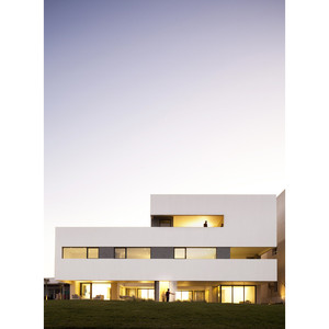 Solución Integral para Proyectos de Estructuras de Acero Ligeras para Villas Minimalistas Blancas - Product Image 5