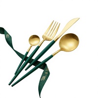 Ensemble de couverts en acier inoxydable Ins304 ; Couteaux à steak, fourchettes et baguettes de style portugais ; Qualité hôtelière