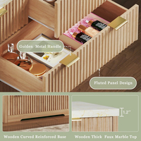 Commode à tiroirs en bois clair de luxe moderne, faite à la main, avec design cannelé, 7 tiroirs, taille personnalisable pour chambre et salon
