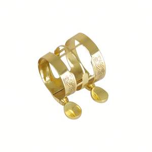 Ensemble de ligature et de capuchon de bec de saxophone professionnel Sendi, mécanisme de pression à double vis, <span class=keywords><strong>violon</strong></span>, design en laiton gravé et revêtu mat - Product Image 3