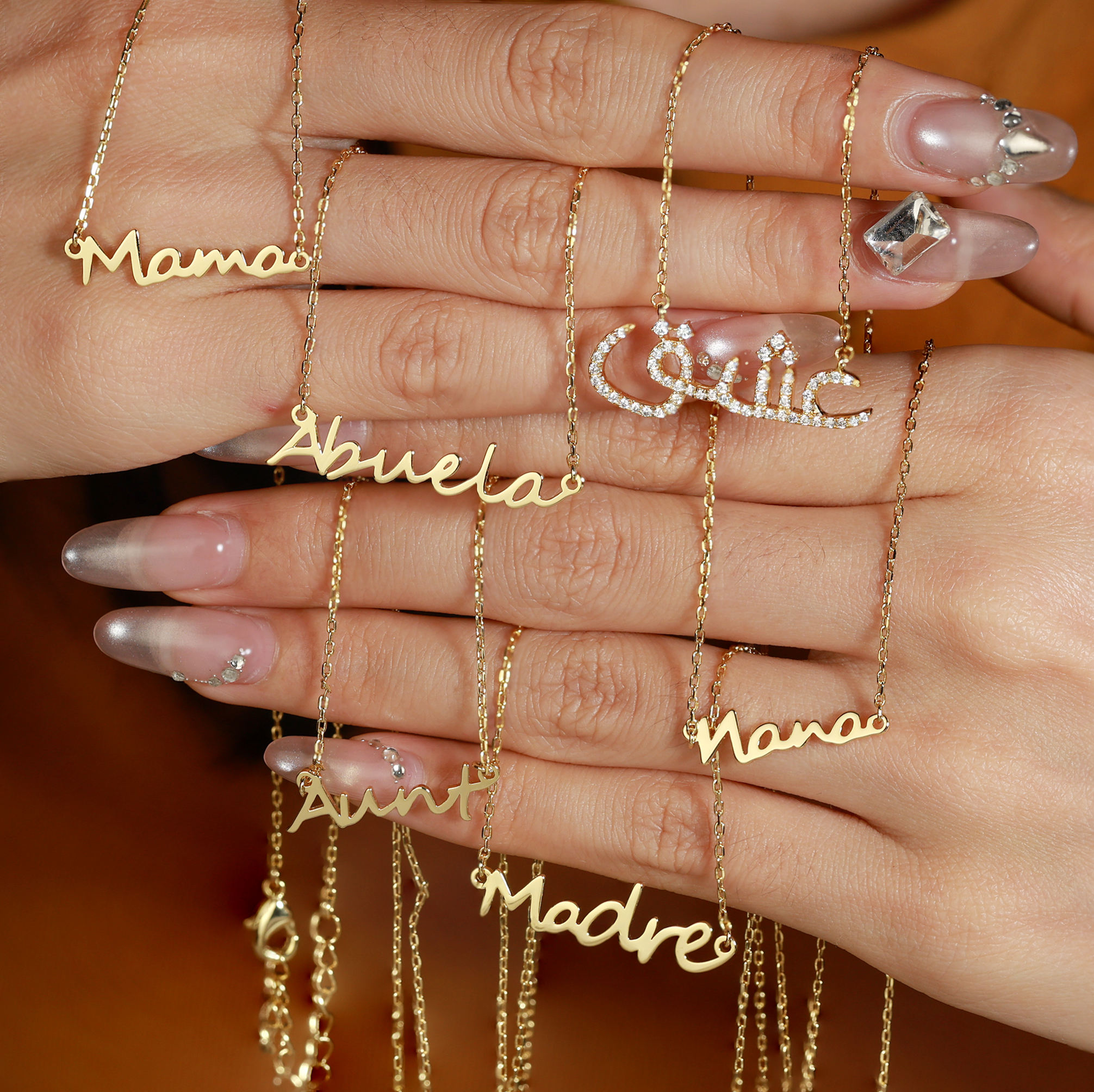 Shop Our Collection of Elegant Arabic Name Necklaces