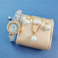 Ensemble de montres pour femme, nouvelle arrivée, très vendu, avec bracelet en perles, coffret cadeau CD250