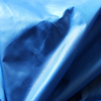 Tissu imperméable et anti-plume en taffetas 100 % polyester Ripstop 300T enduit PU, effet cire, pour doudounes, parkas et manteaux de mode