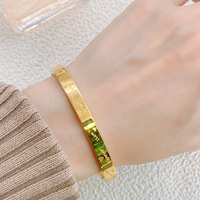 Mode LOVE bracelet en acier titane ne se décolore pas bracelet coeur simple tout dames main bijoux accessoires en gros