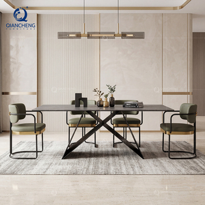 Set Tavolo da Pranzo e Sedie in Stile <span class=keywords><strong>Italiano</strong></span> con Piano in Pietra, Gambe in Metallo Verniciato Nero di Lusso Importato - Product Image 4