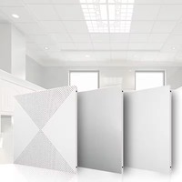 Panneaux de plafond perforés en alliage d'aluminium à clipser, imperméables, blancs, modernes, en métal, pour bâtiments de bureaux