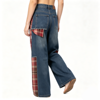 Jean baggy femme à jambe large, coupe ample, double ceinture, patchwork à carreaux, bords effilochés, détail cordon rouge
