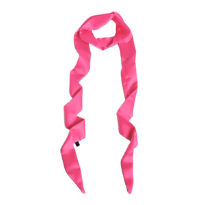 Écharpe vintage à motif de roue de charrette et ruban rose pour cheveux tressés et sac en cuir - Product Image 4
